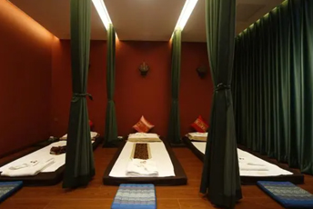 烟台泰式按摩的被动瑜伽：当身体被折叠成诗