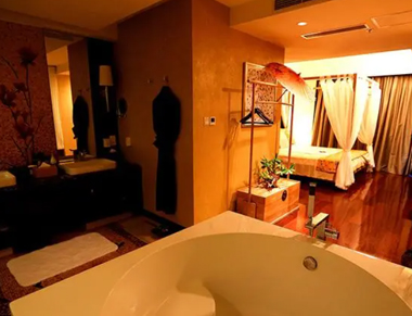 烟台养生会所的黄昏恋：当爱情遇上八十岁